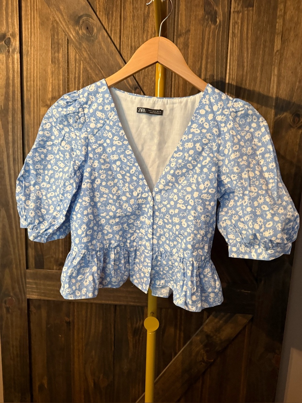 Zara Light Blue Floral V-Neck Puff Sleeve Peplum Top